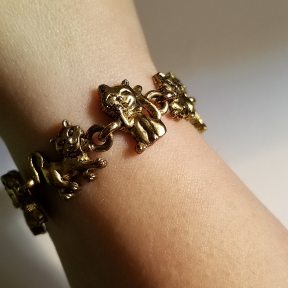 Relisted -Vintage cat bracelet Gold Tone playful kitty BG - Picture 4 of 15